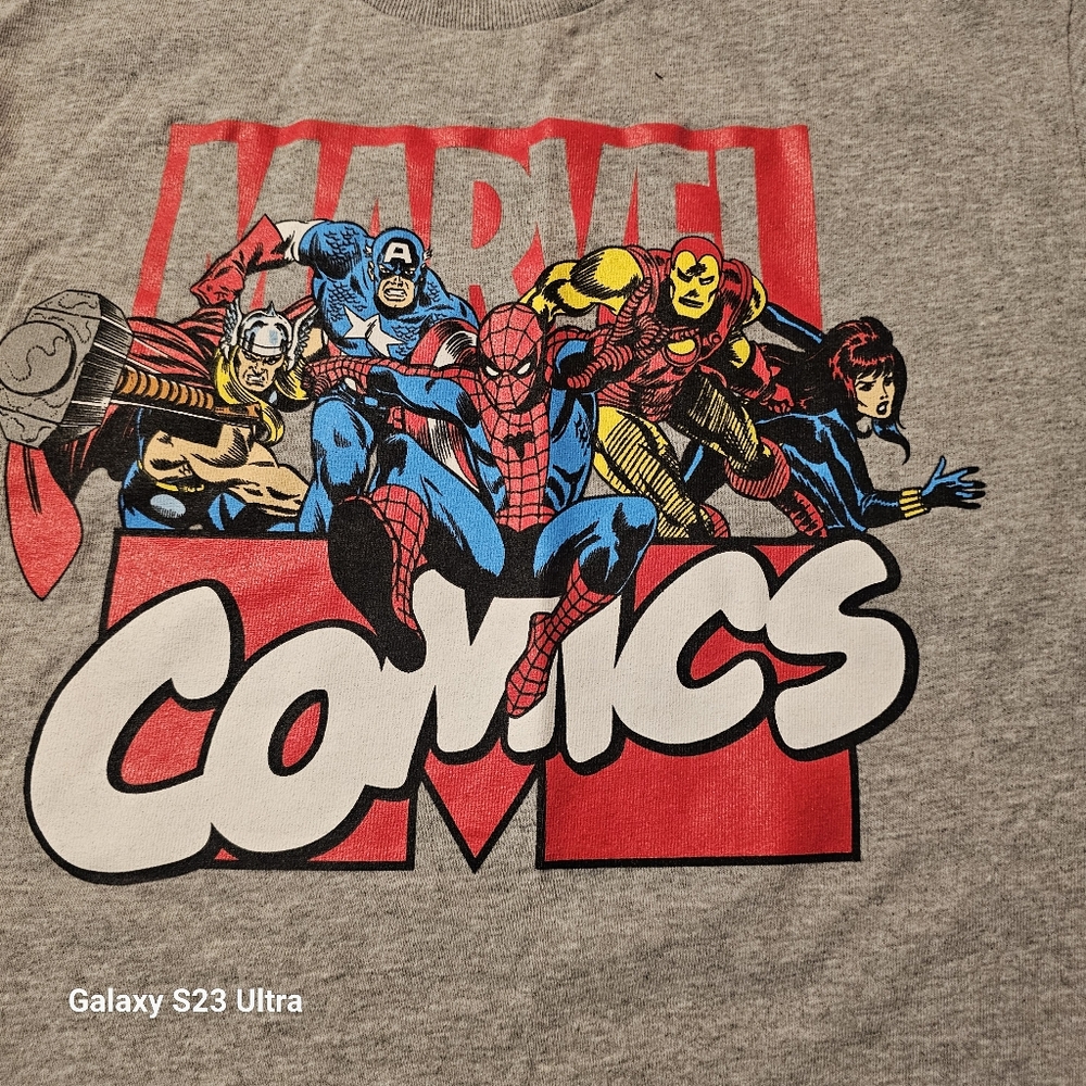 Marvel Comics Gray T-Shirt - Picture 2 of 6